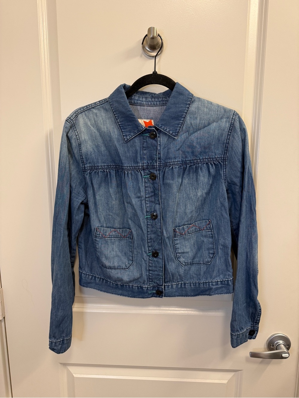 Old Navy Girls Sz M Chambray Denim Jacket Lightweight Embroidered Color Stitch